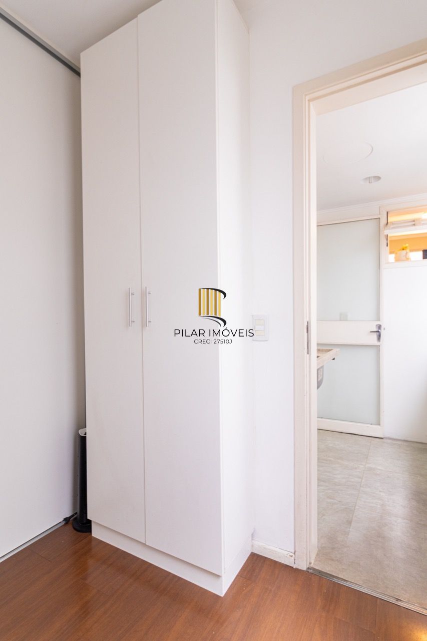 Apartamento 2 Dorm (1 Suíte) com 2 Banheiros, Vaga e Varanda – 87m² na Floresta