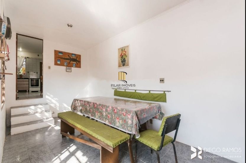 Casa para Venda - 190m², 4 dormitórios, sendo 1 suites, 2 vagas - Partenon