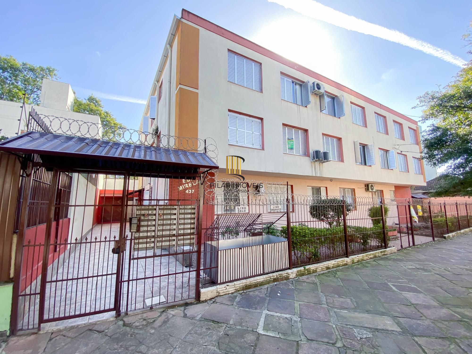 APARTAMENTO 2 DORMITÓRIOS - BAIRRO AZENHA