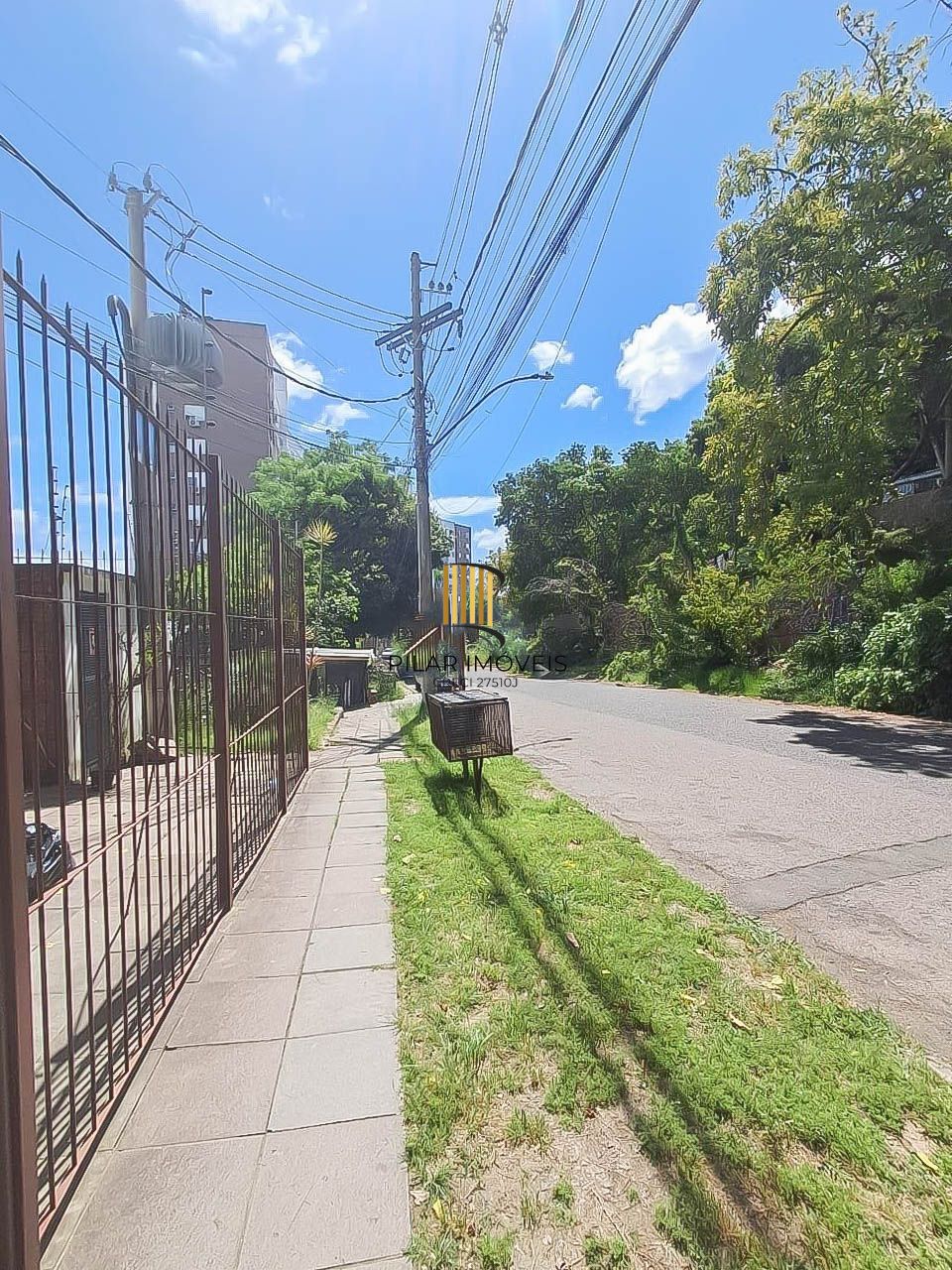 JK mobiliado à venda na Av. Azenha – Porto Alegre, pronto para morar