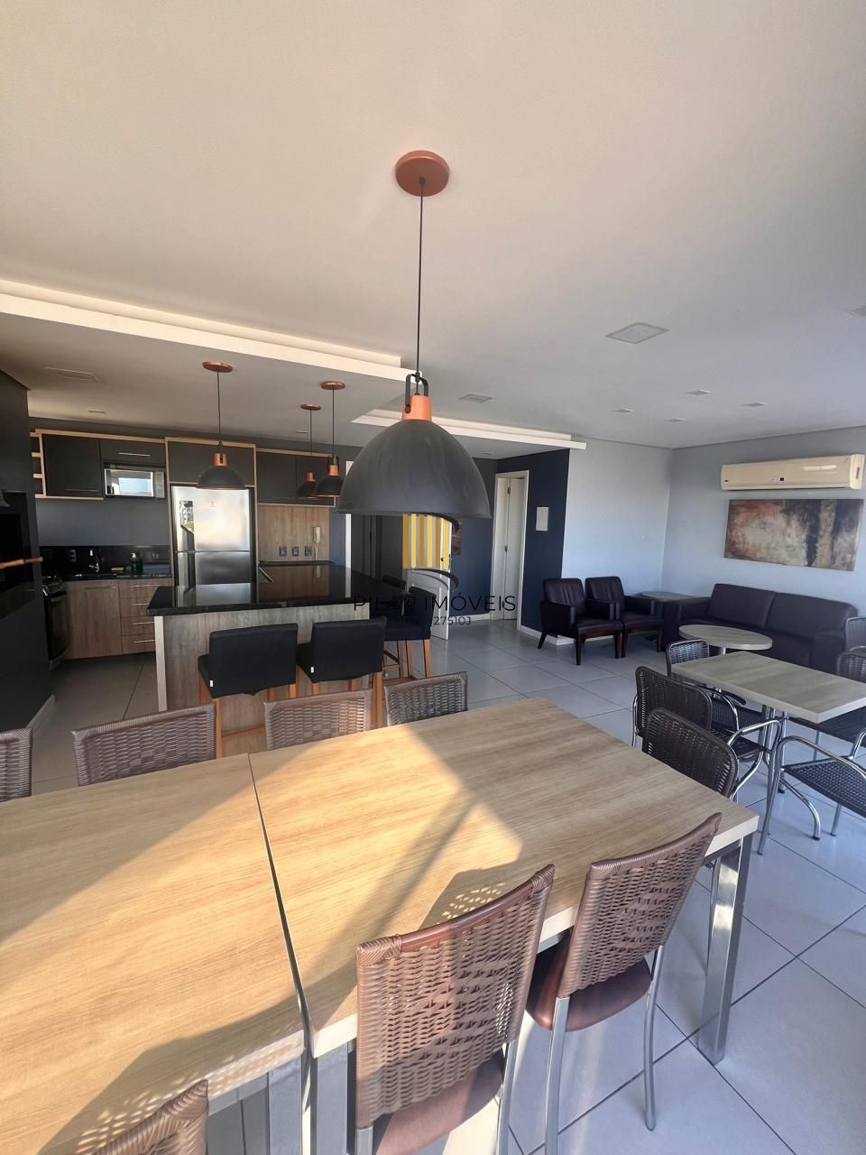 Apartamento 2 Dormitórios com 2 Vagas na Rua Felipe de Oliveira – Petrópolis.