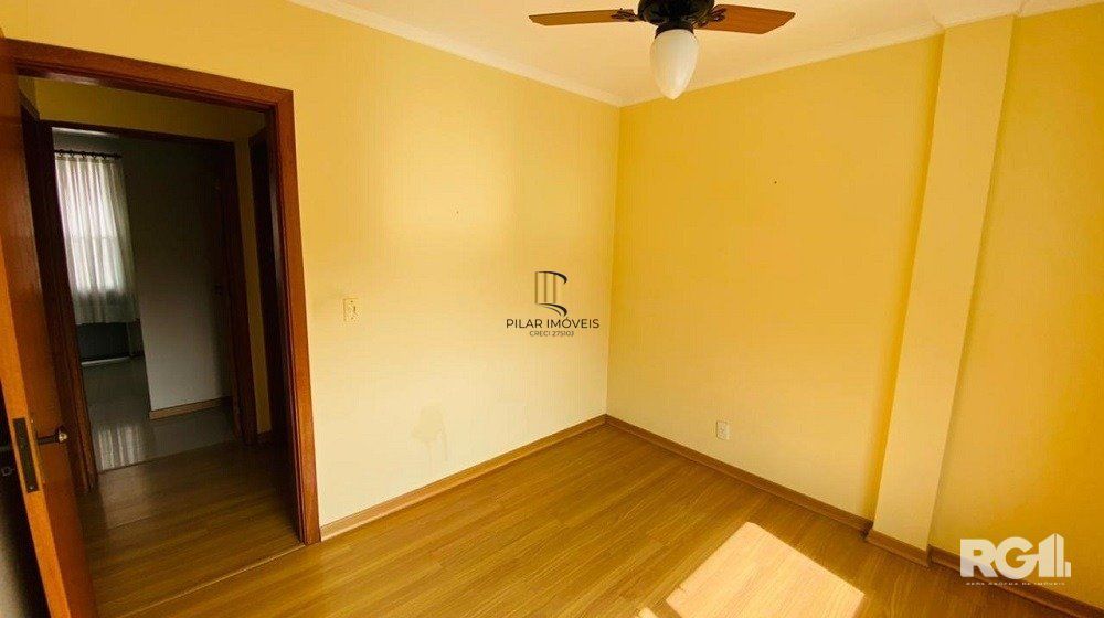 Apartamento de 2 dormitórios, frente, reformado na Cidade Baixa