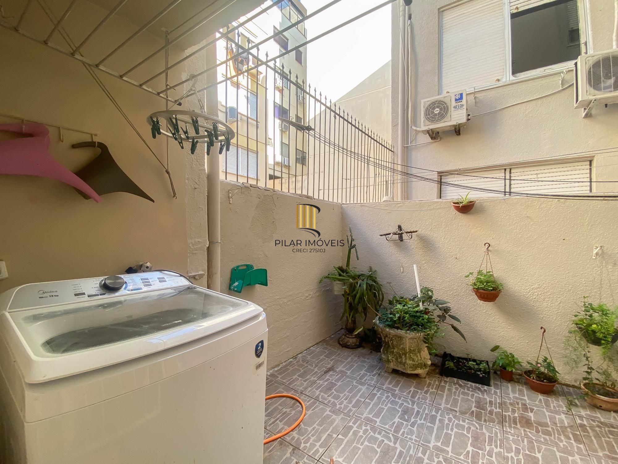 Apartamento térreo com pátio privativo e 1 dormitório no Menino Deus