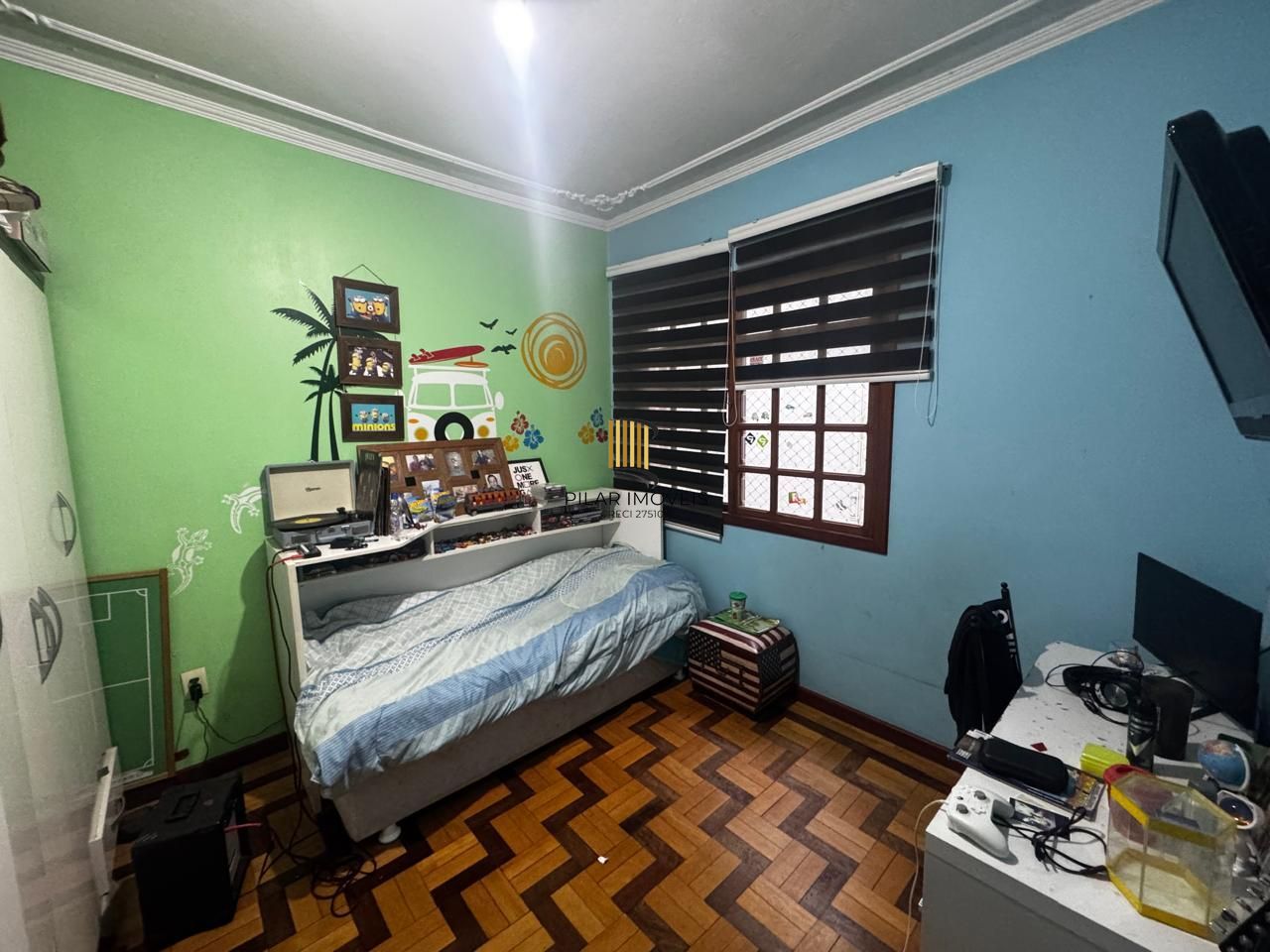 Apartamento de 3 dormitórios, banheiro social e lavabo na Cidade Baixa em Porto Alegre