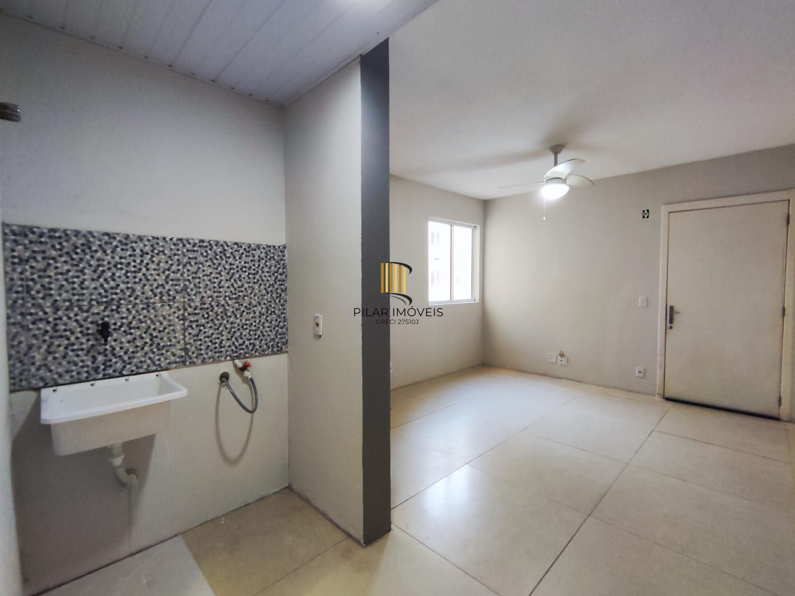 Apartamento 2 dormitórios com garagem