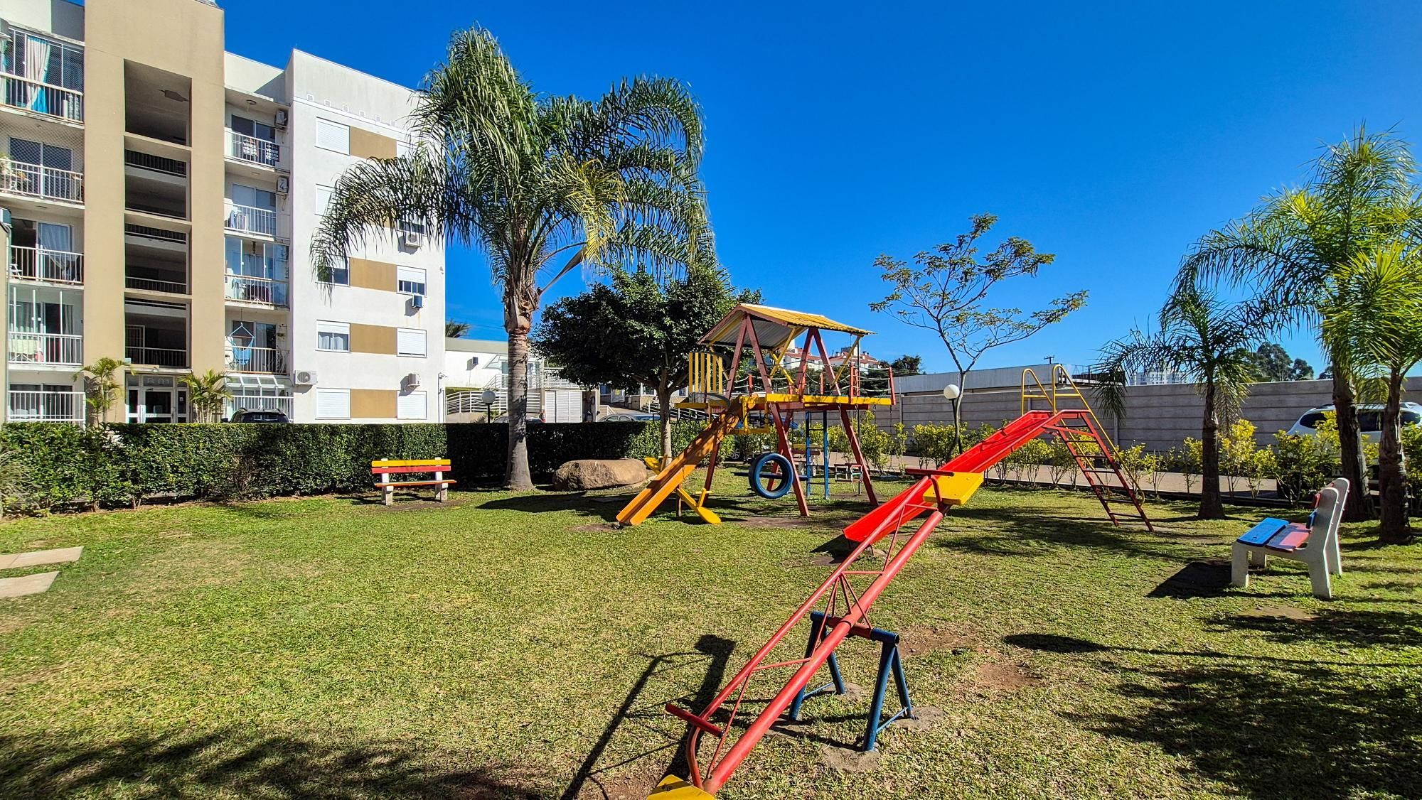 Apto 2 dorms c/ churrasqueira perto do Zaffari Cavalhada, POA