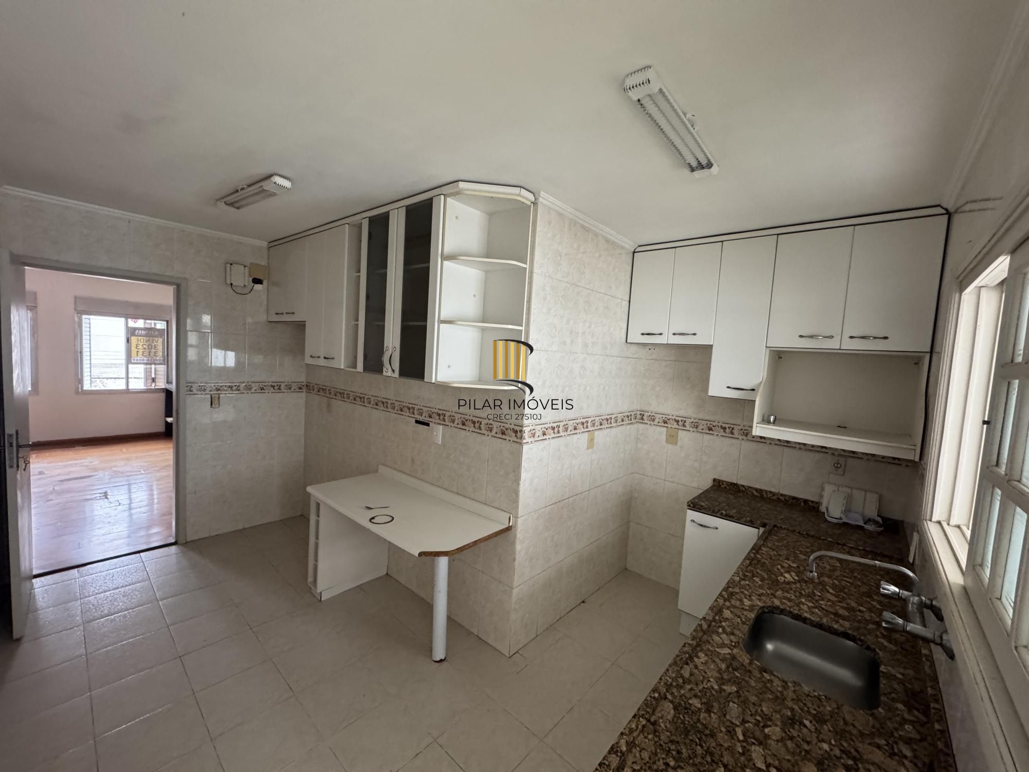 **Apartamento à Venda no Bairro Partenon, Porto Alegre, RS**