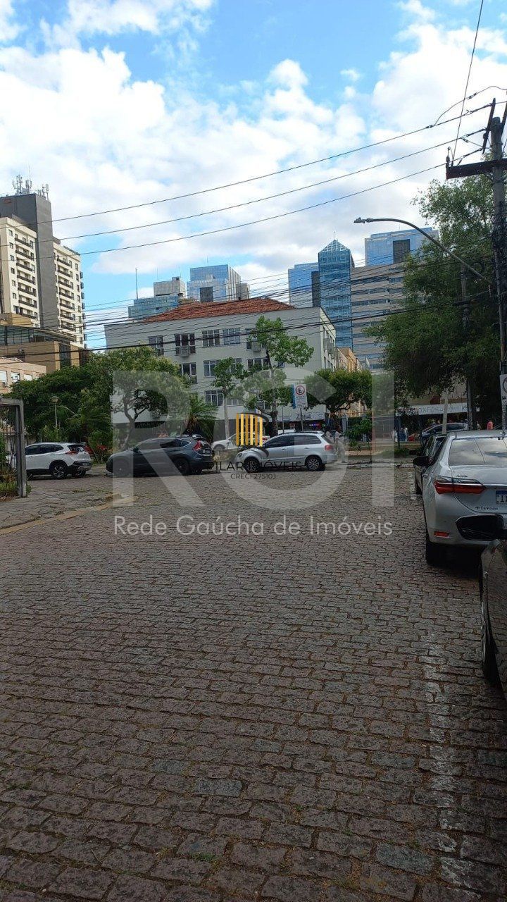 Apartamento 2 quartos, 2 vagas garagem, semi-mobilado na Praia de Belas!