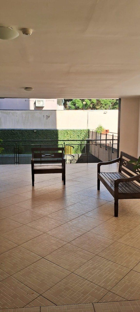 Apartamento 02 dormitórios alto padrão, bairro São João, com 02 vagas cobertas