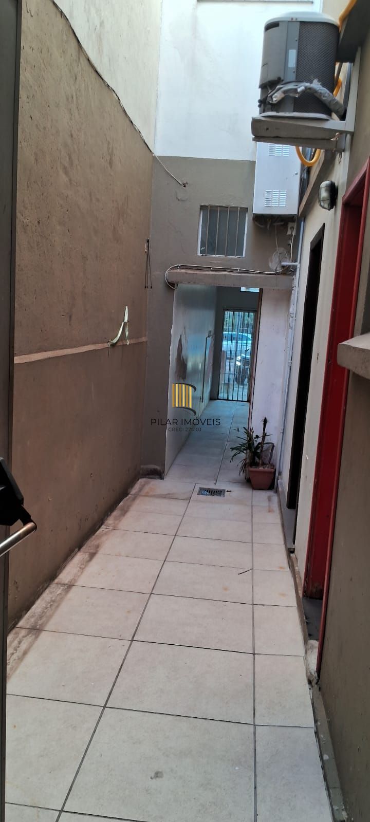 Casa Comercial Reformada no Bairro Rio Branco