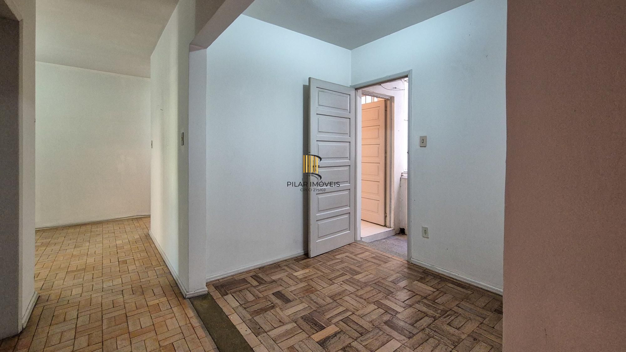 APARTAMENTO AMPLO, 70m² com 2 QUARTOS e 2 BANHEIROS, NO CORAÇÃO DA CIDADE BAIXA