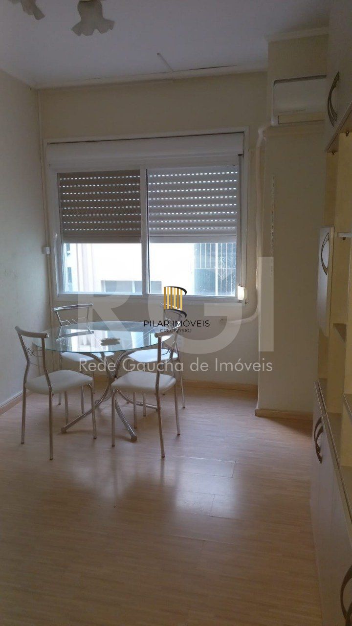 Apartamento 2 quartos, 2 vagas garagem, semi-mobilado na Praia de Belas!