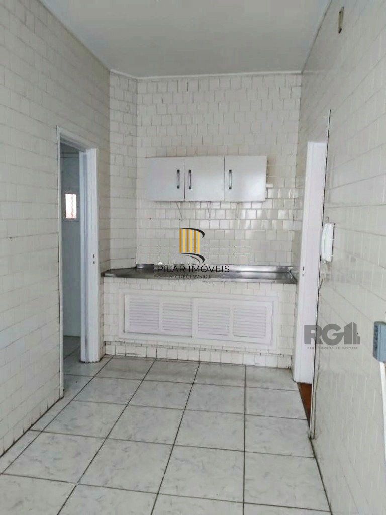 Apartamento 2 dormitórios de frente, dependência completa, no bairro Bom Fim -po