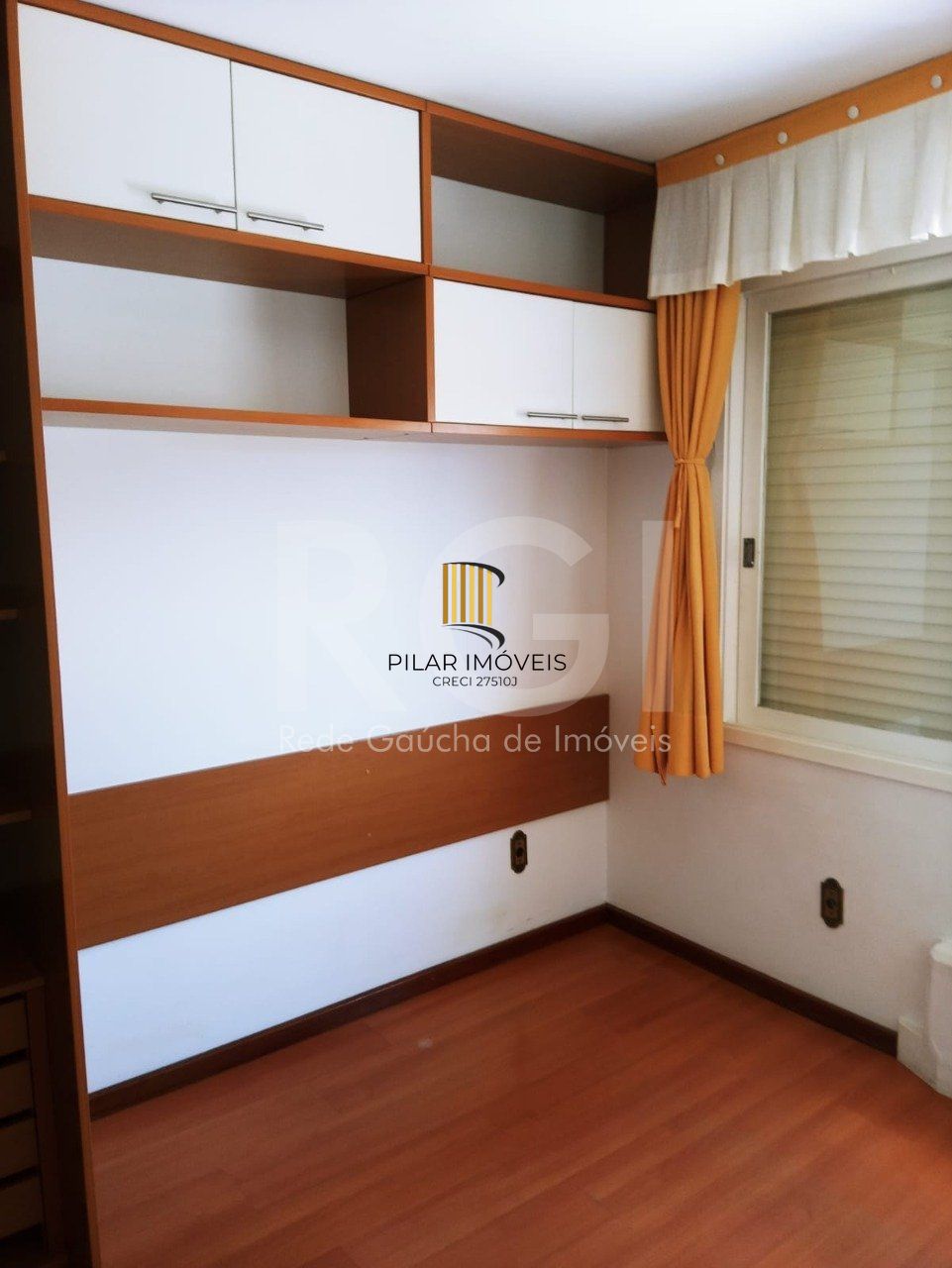 Apartamento desocupado, 2 quartos, andar alto, garagem  na Cidade Baixa.