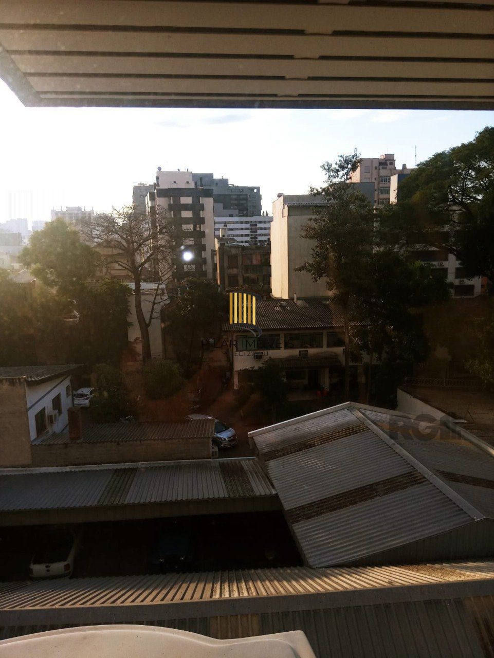 Apartamento 2 quartos, 2 banheiros e garagem na Cidade Baixa.