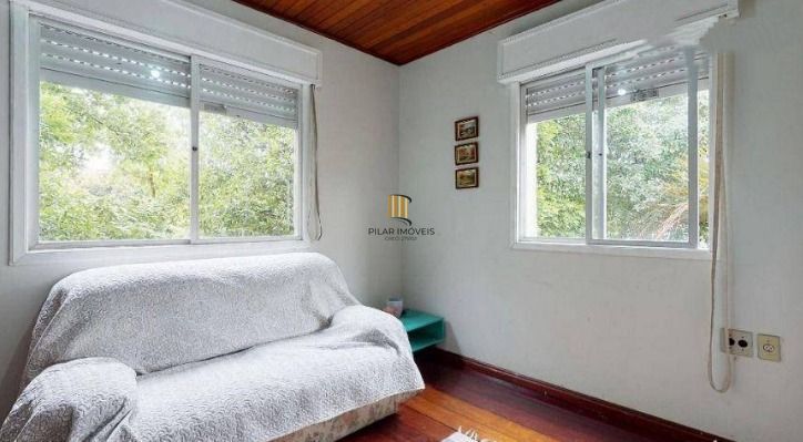 Casa para Venda - 190m², 4 dormitórios, sendo 1 suites, 2 vagas - Partenon