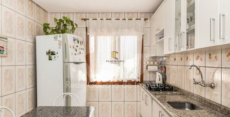 Casa para Venda - 287m², 4 dormitórios, sendo 1 suites, 4 vagas - Partenon