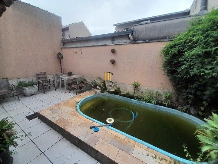 Casa 3 dormitórios para venda no bairro Hípica Condomínio Jardins do Prado.