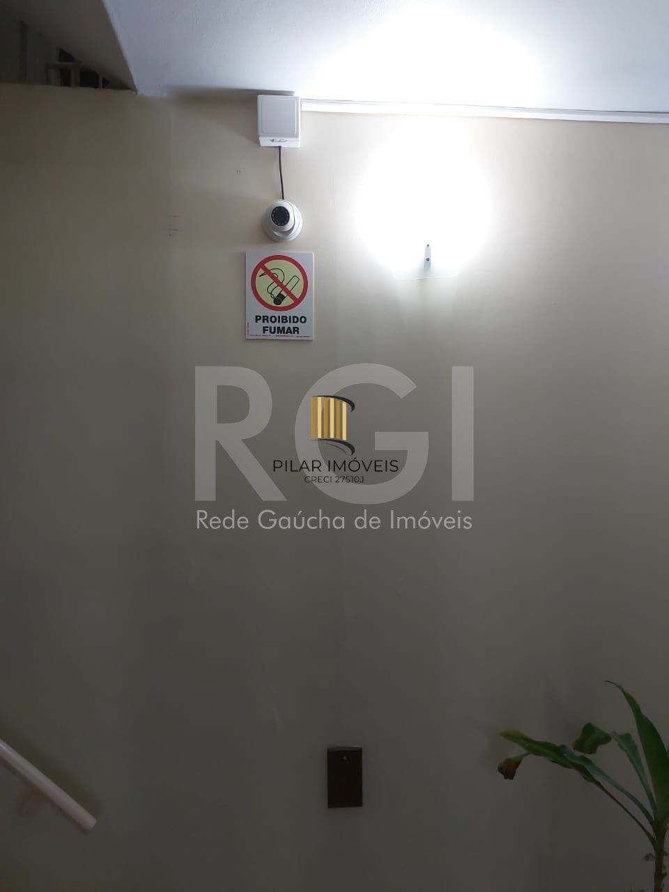 Apartamento com 3 quartos, 2 banheiros, desocupado e 1 vaga!