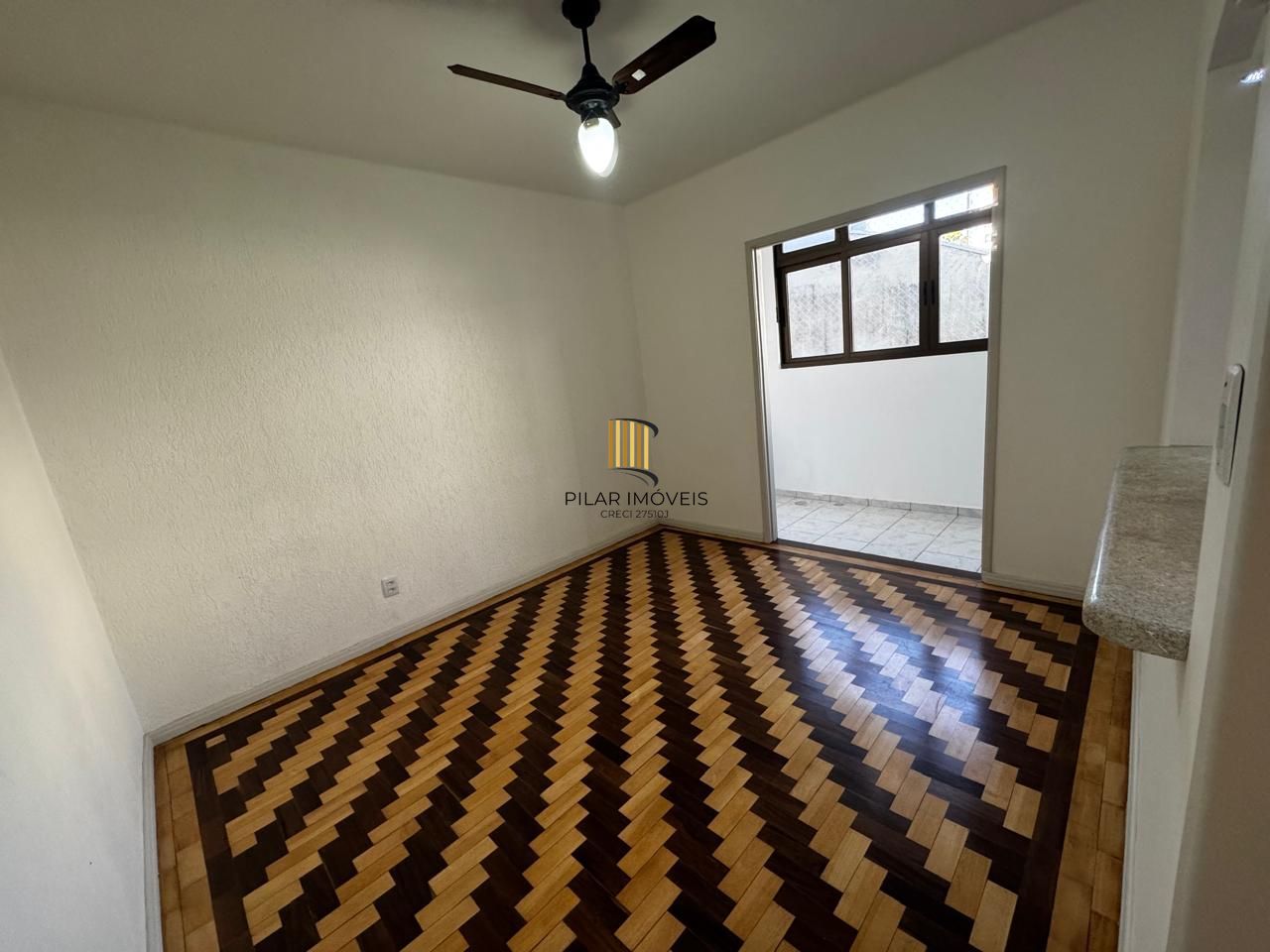 Apartamento de 1 Quarto reformado à Venda no Menino Deus – Porto Alegre | Financiável