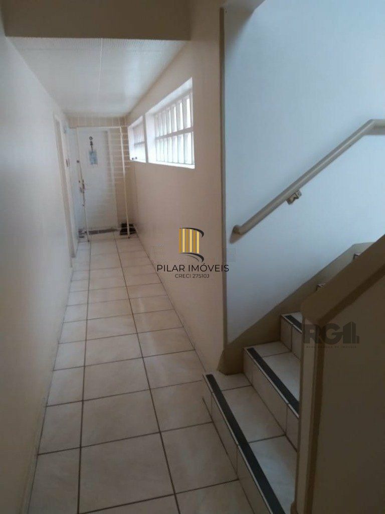 Apartamento 2 dormitórios de frente, dependência completa, no bairro Bom Fim -po