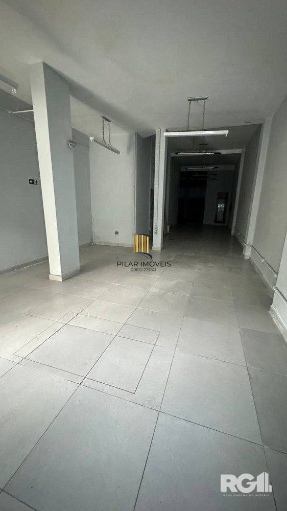 EXCELENTE OPORTUNIDADE LOJA NA AV. JOÃO PESSOA DE 135M² PRIVATIVOS. CÓD RP389908