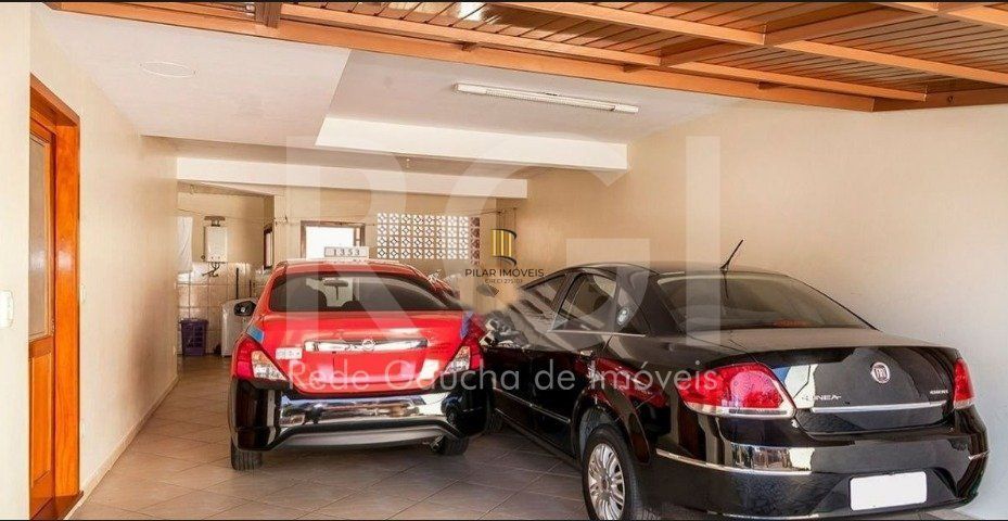 Casa para Venda - 287m², 4 dormitórios, sendo 1 suites, 4 vagas - Partenon