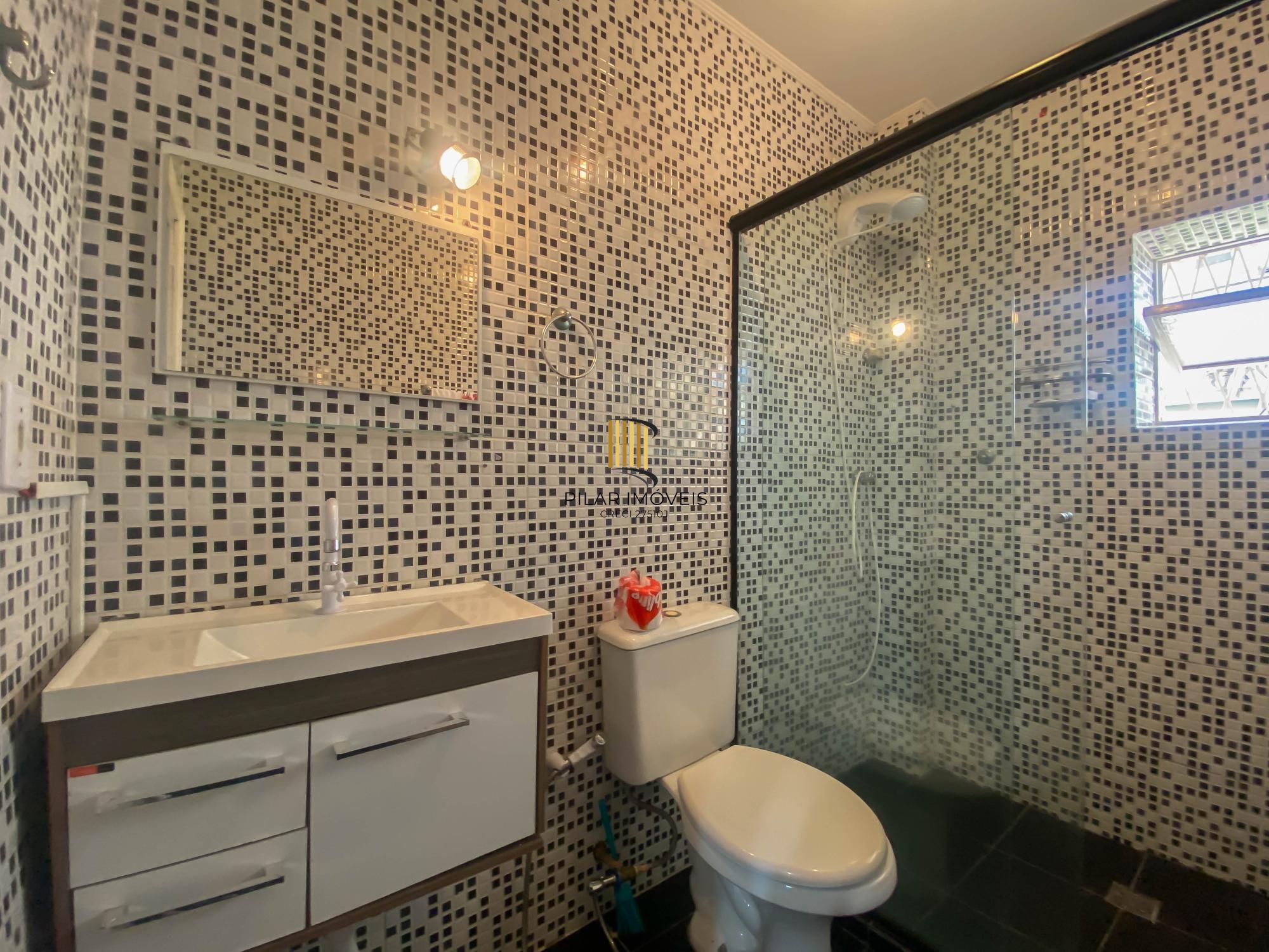 Apartamento térreo com pátio privativo e 1 dormitório no Menino Deus