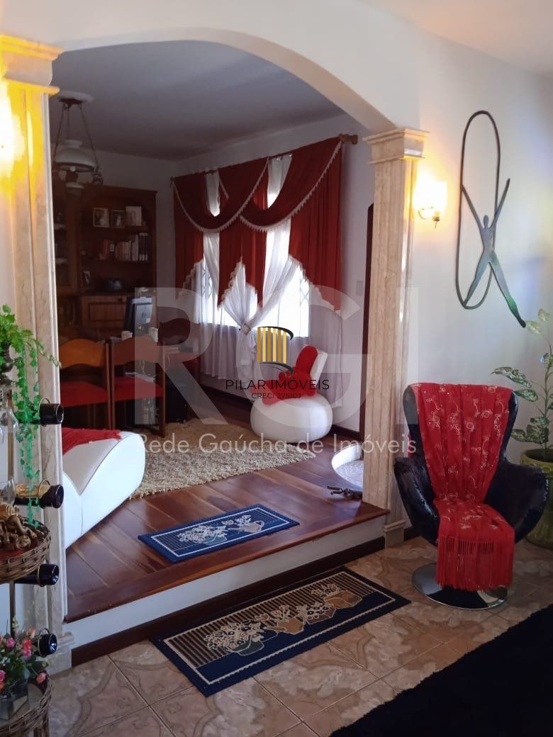 Casa para Venda - 750m², 6 dormitórios, sendo 3 suites, 4 vagas - Partenon