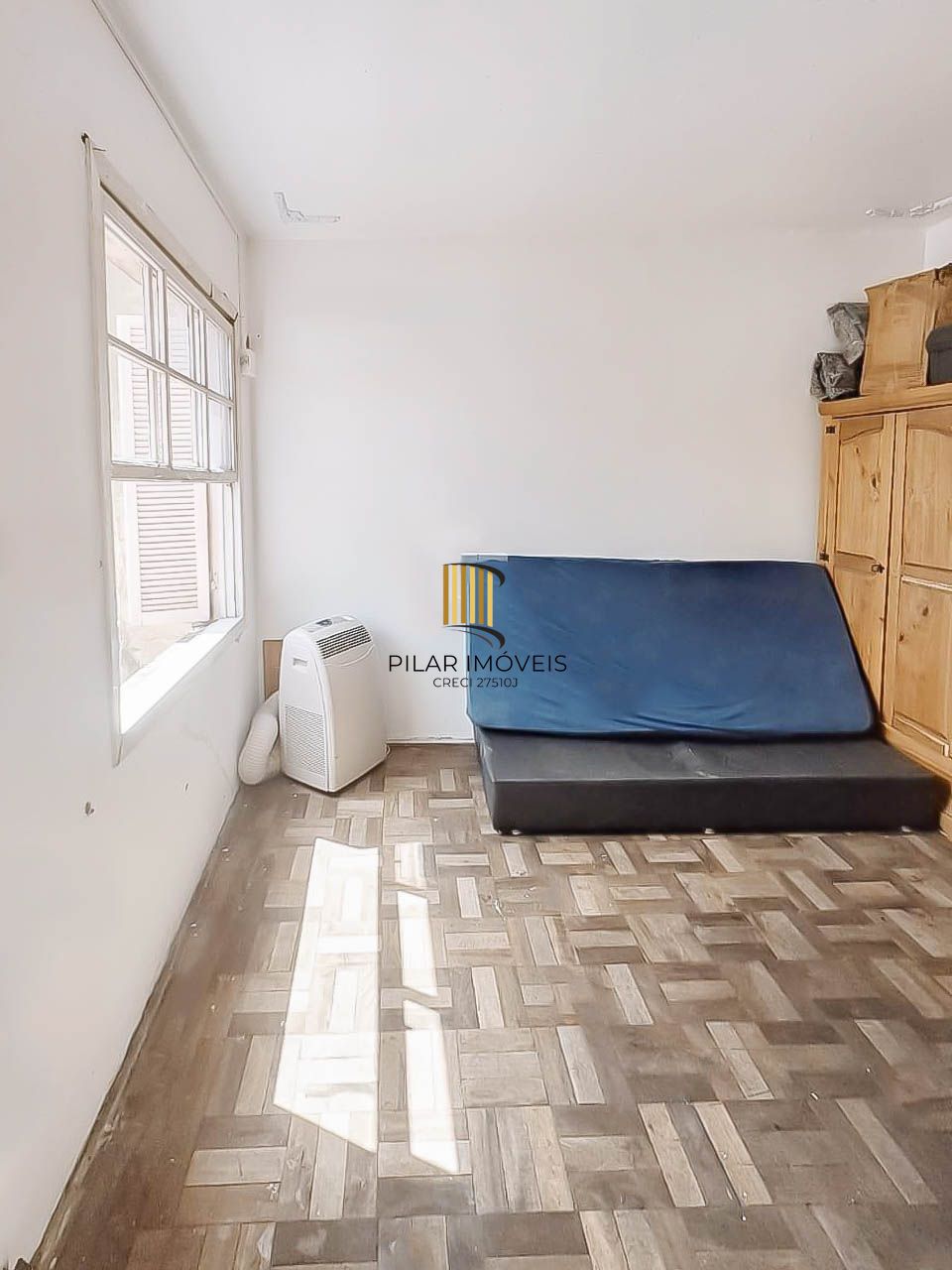 JK mobiliado à venda na Av. Azenha – Porto Alegre, pronto para morar - Pilar Imóveis