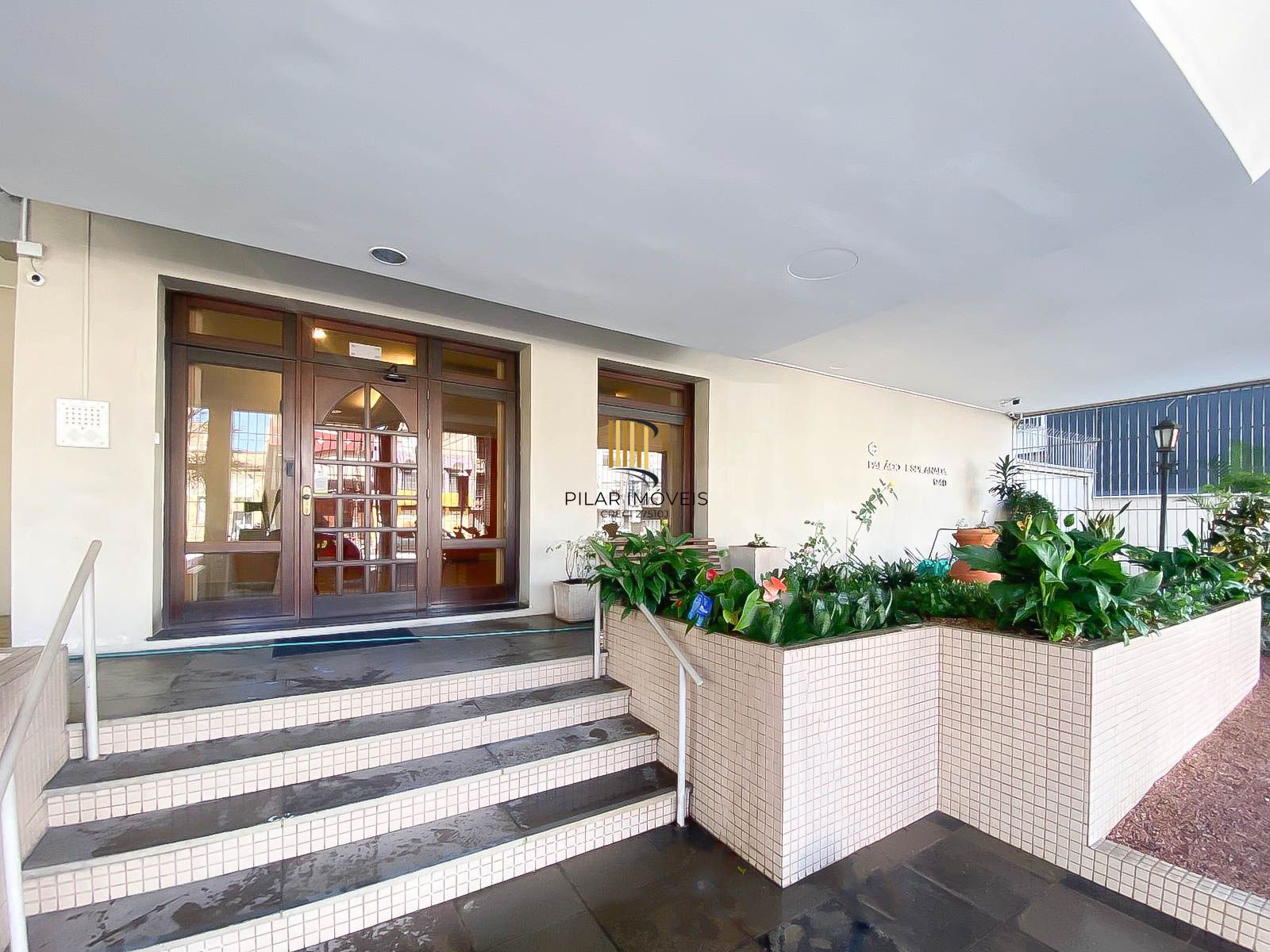 Apartamento 2 Dormitórios com Suíte, Closet, Escritório e Garagem no Rio Branco