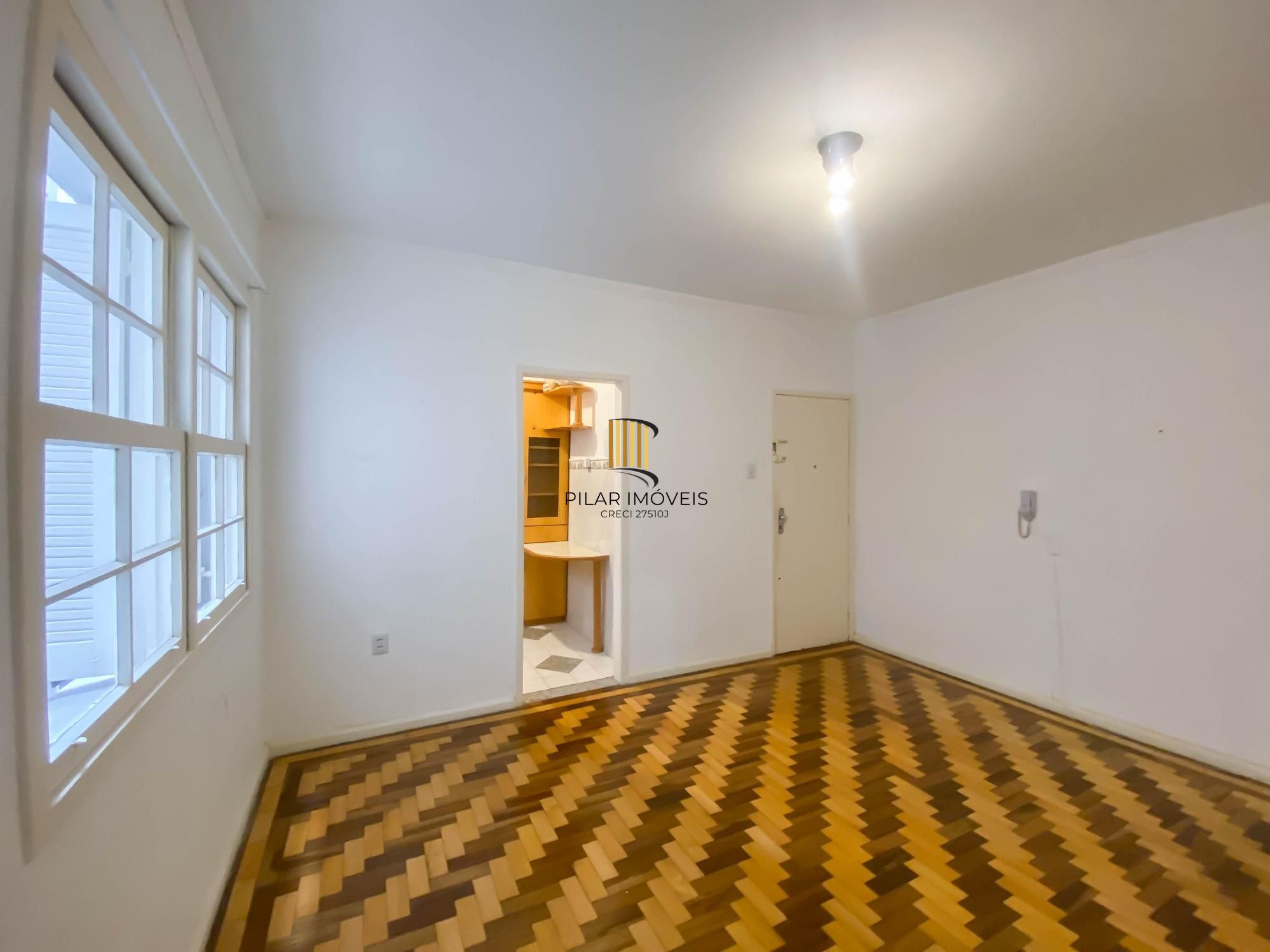 Apartamento 2 dormitórios na Duque de Caxias, Centro Histórico