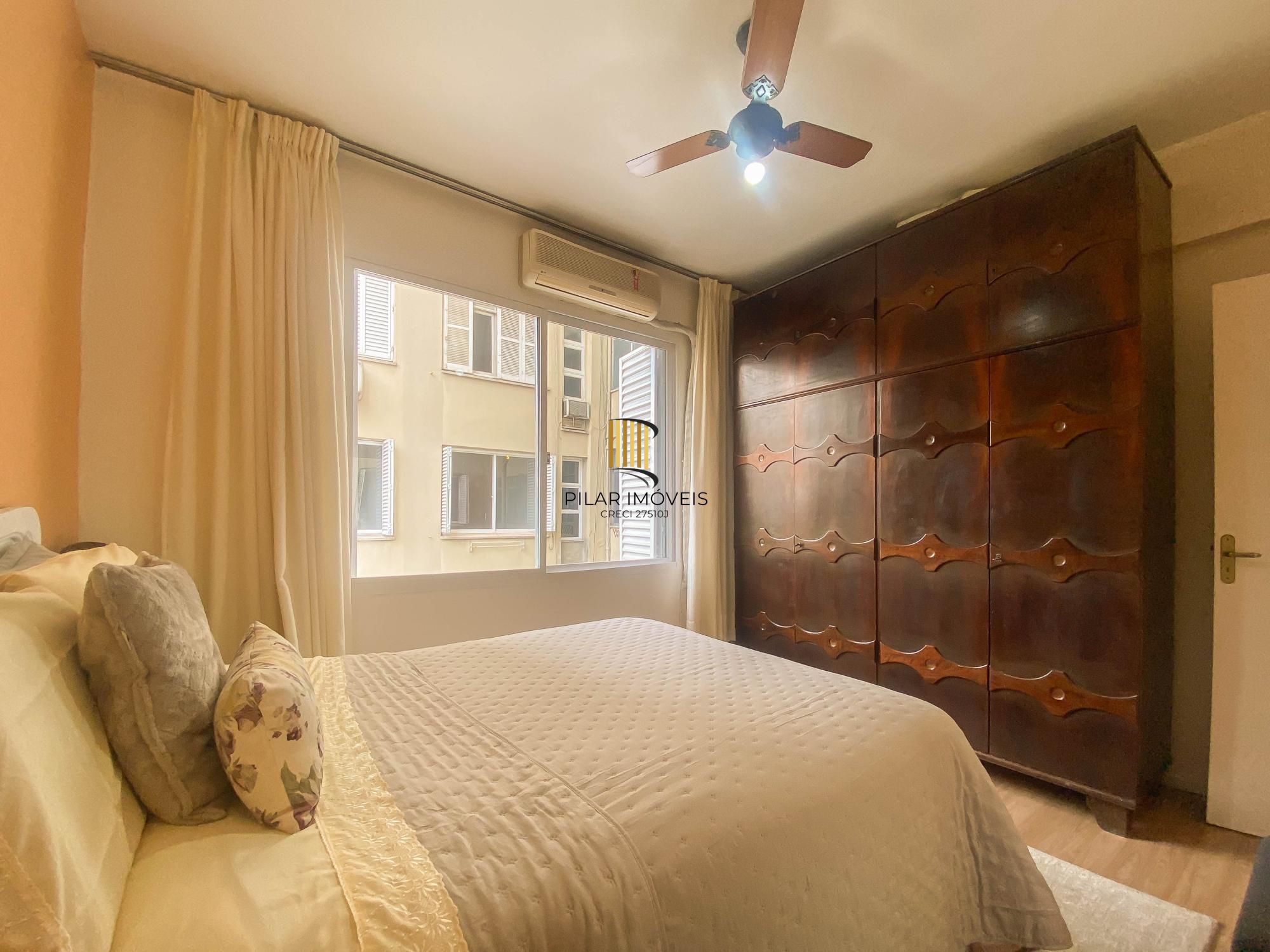 Apartamento reformado e mobiliado com eletros no Centro de Porto Alegre