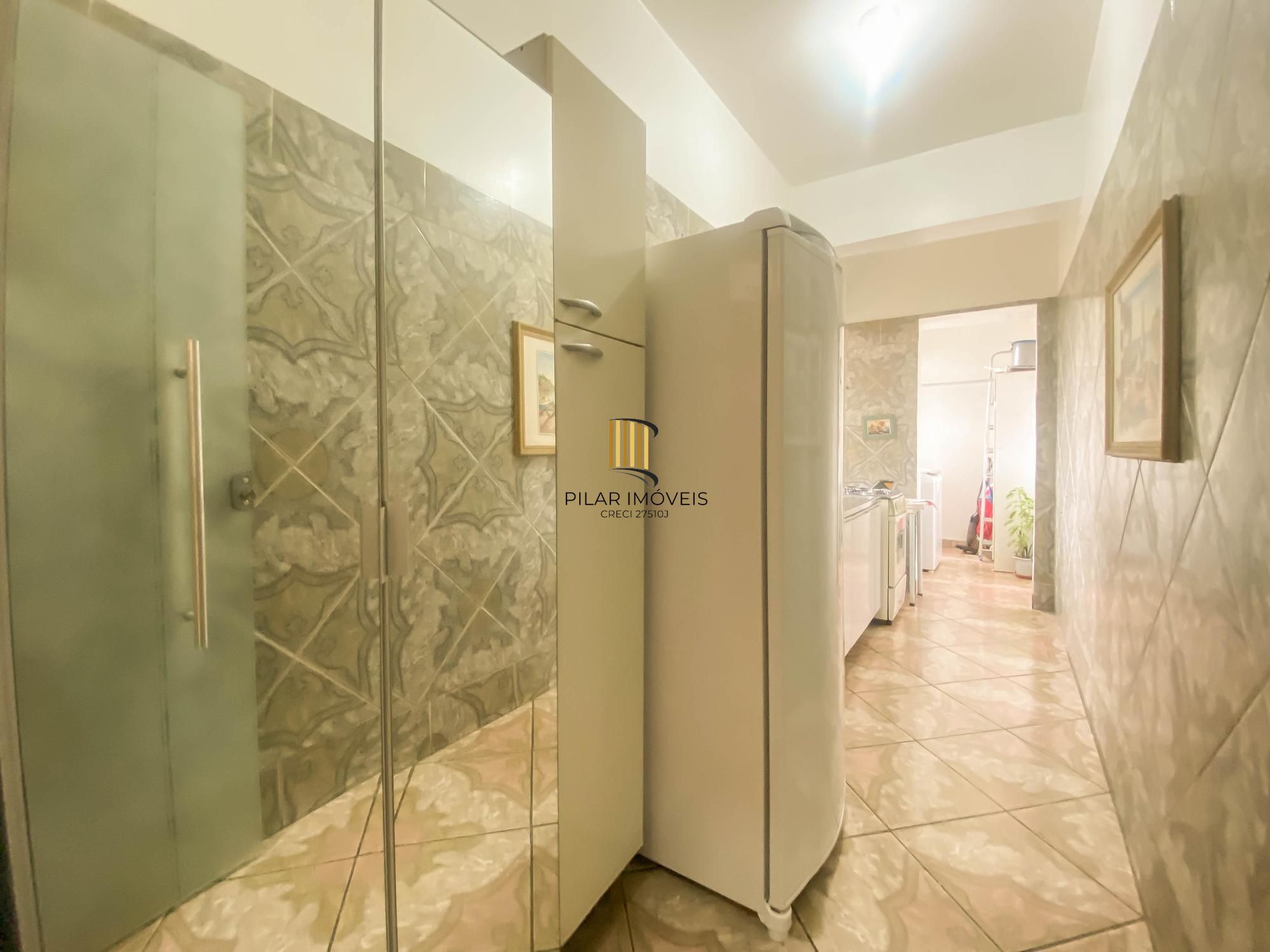 Apartamento reformado e mobiliado com eletros no Centro de Porto Alegre