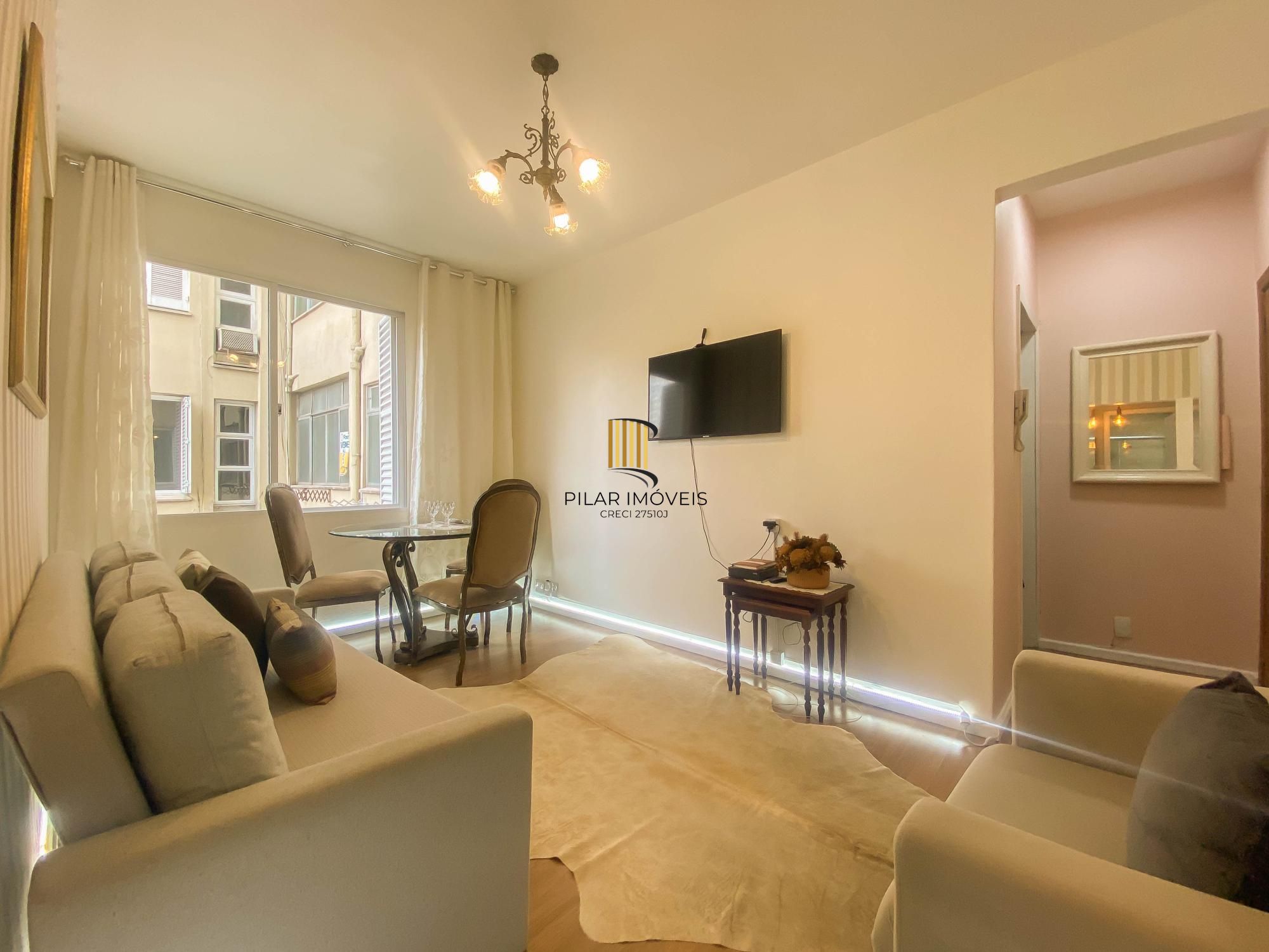 Apartamento reformado e mobiliado com eletros no Centro de Porto Alegre