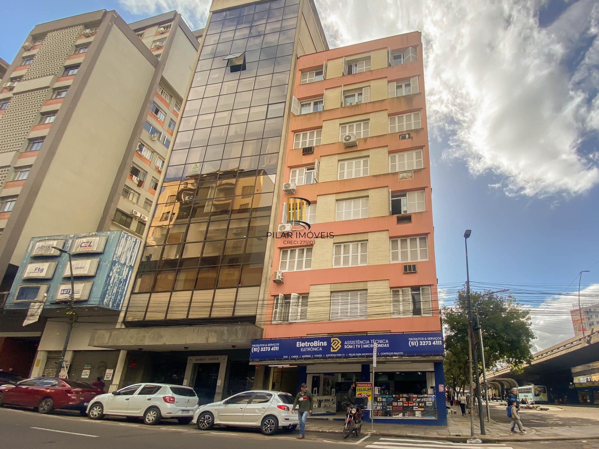 Apartamento reformado e mobiliado com eletros no Centro de Porto Alegre
