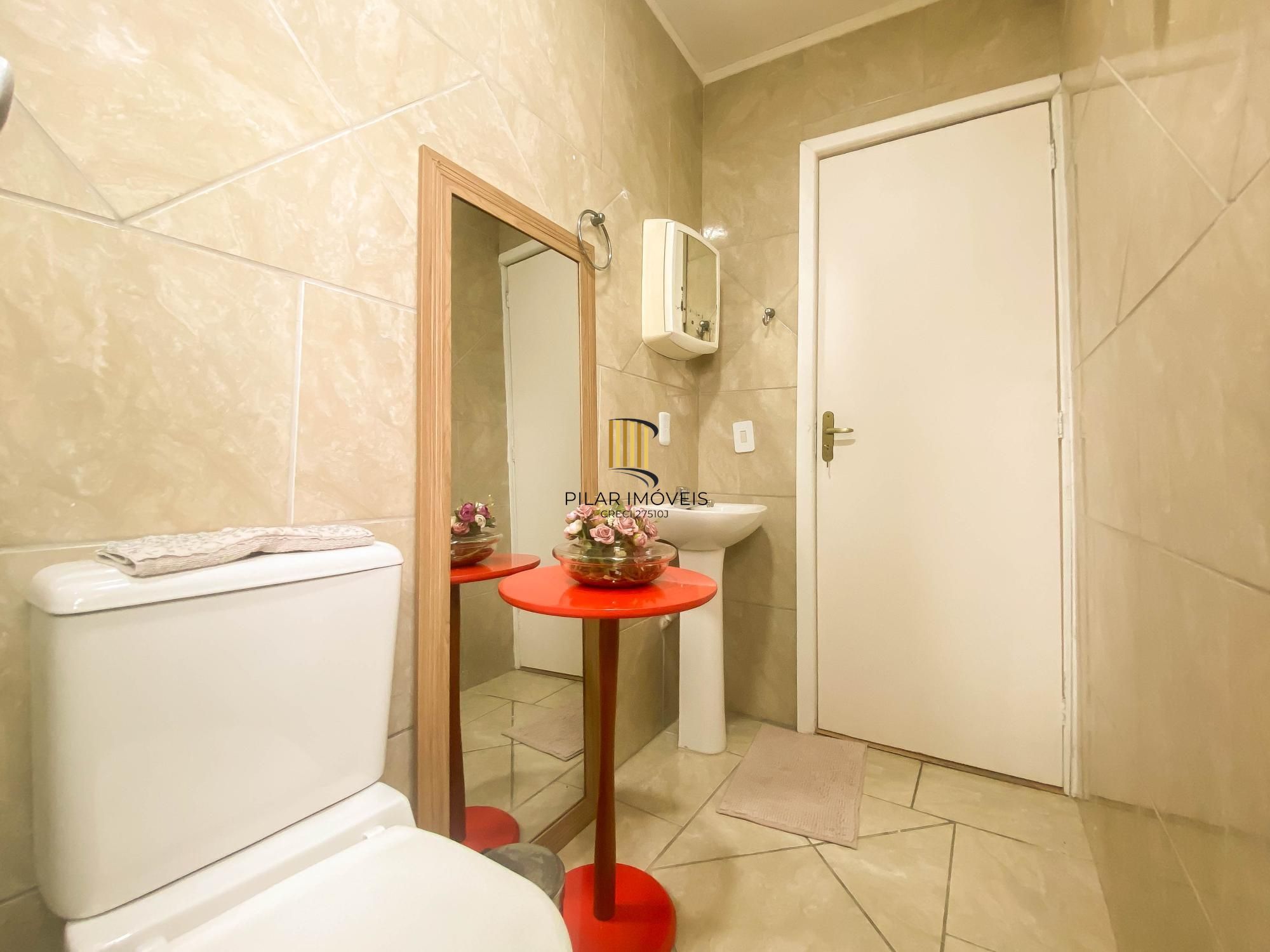 Apartamento reformado e mobiliado com eletros no Centro de Porto Alegre