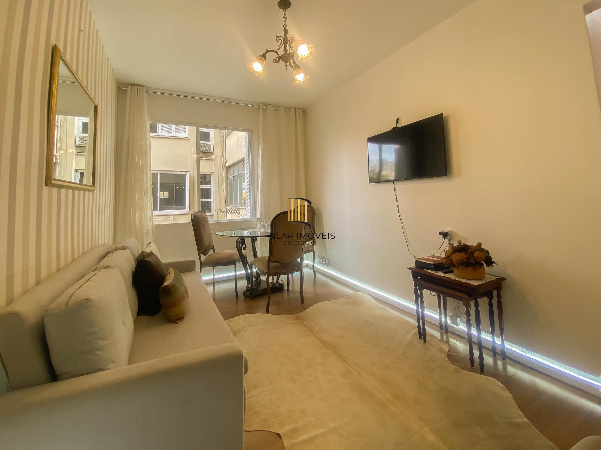 Apartamento reformado e mobiliado com eletros no Centro de Porto Alegre