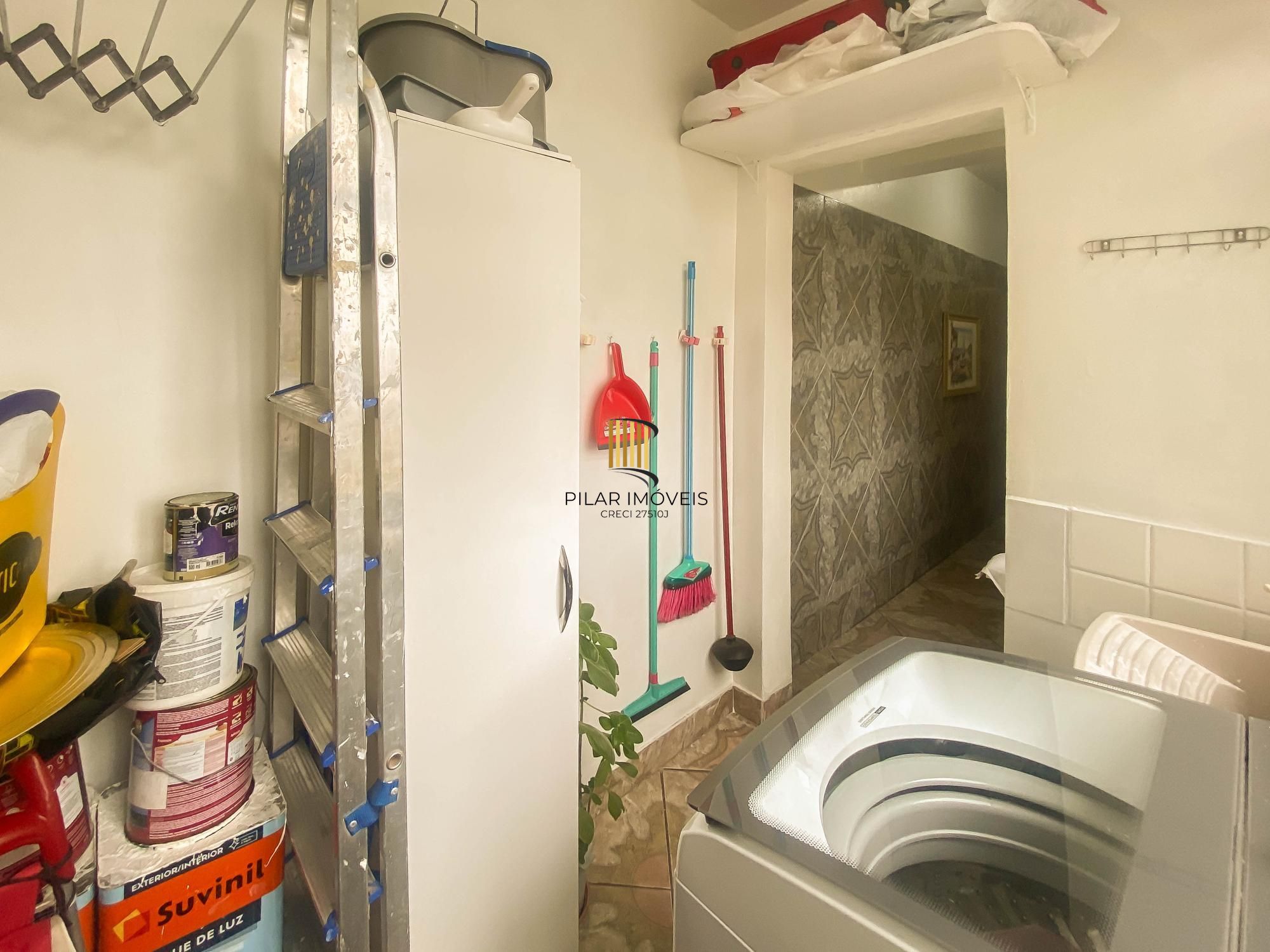 Apartamento reformado e mobiliado com eletros no Centro de Porto Alegre