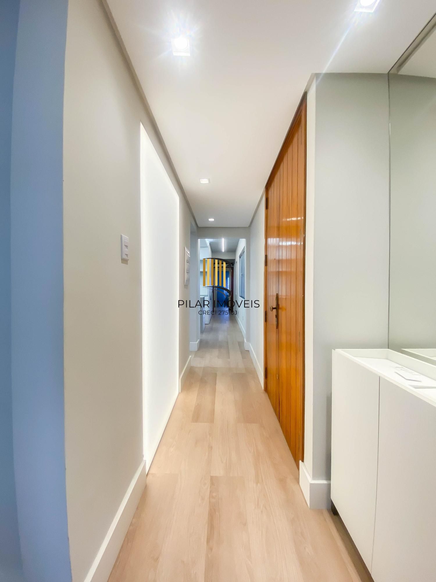 Apartamento mobiliado 2 dormitórios com closet e 2 vagas – Duque de Caxias