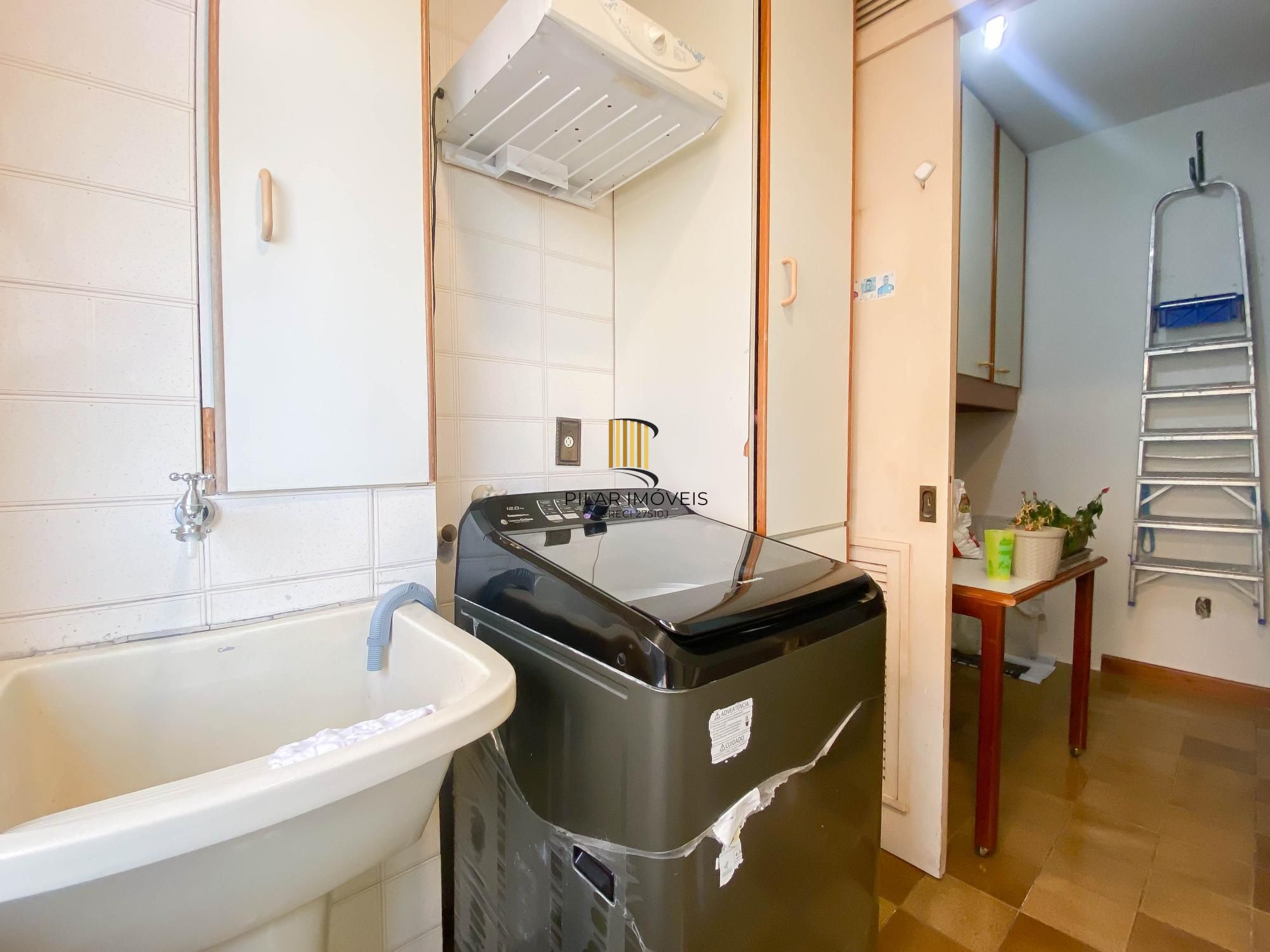 Apartamento mobiliado 2 dormitórios com closet e 2 vagas – Duque de Caxias