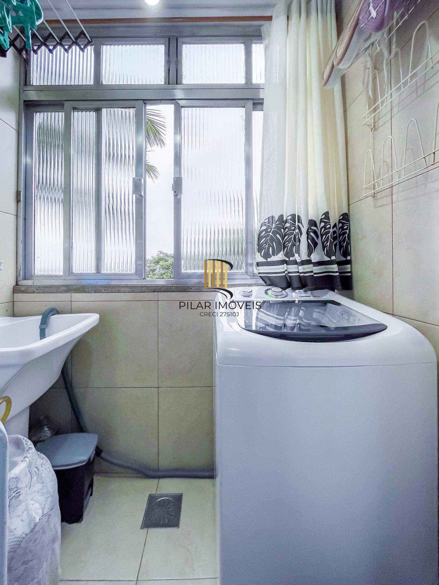 APARTAMENTO 1 DORMITÓRIO, SACADA, 1 VAGA - BAIRRO SÃO SEBASTIÃO