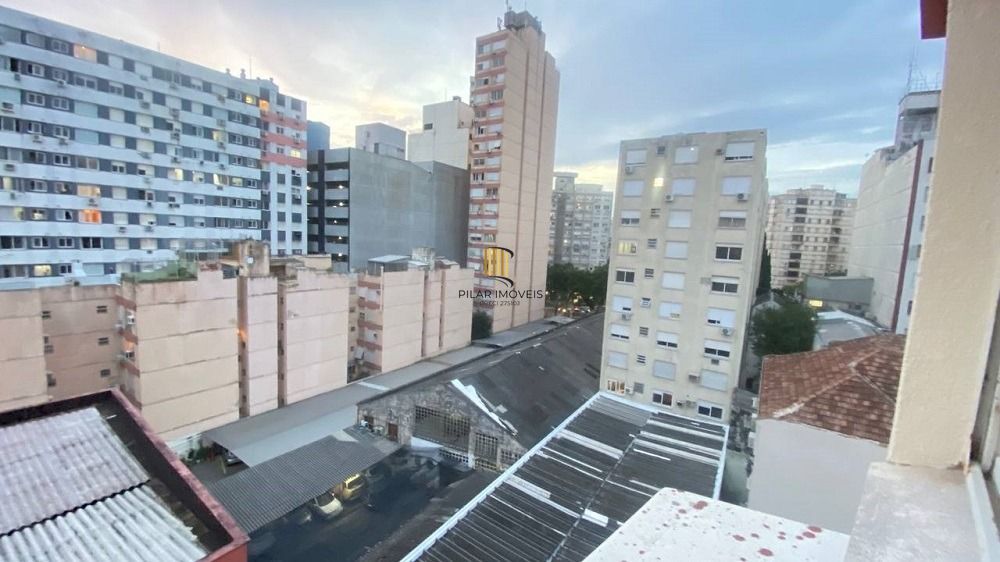 VENDA de apartamento no Ed. Dom Raffaele, localizado na Rua Jose do Patrocinio, Cidade Baixa, Porto Alegre.