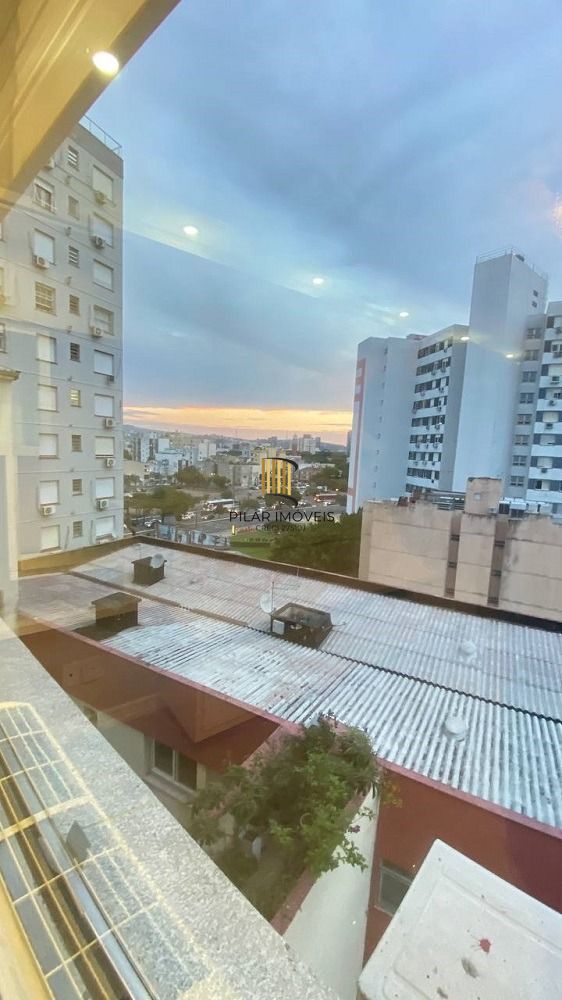 VENDA de apartamento no Ed. Dom Raffaele, localizado na Rua Jose do Patrocinio, Cidade Baixa, Porto Alegre.