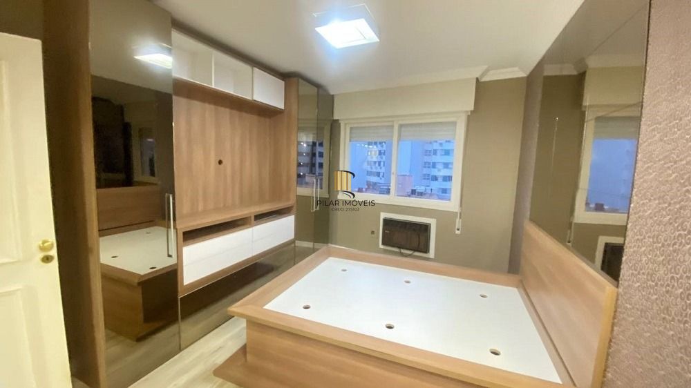 VENDA de apartamento no Ed. Dom Raffaele, localizado na Rua Jose do Patrocinio, Cidade Baixa, Porto Alegre.