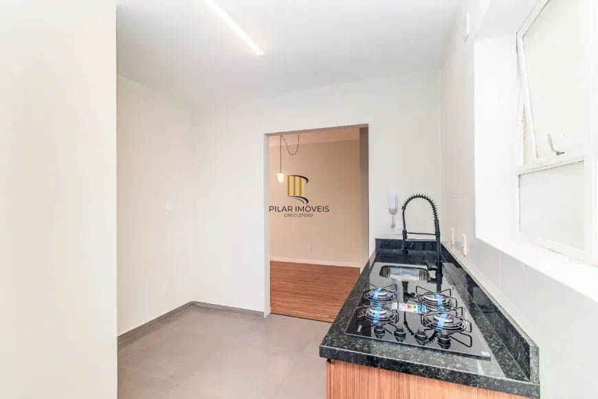 Apartamento Reformado com 2 Dormitórios e 1 Vaga Coberta - Mont Serrat