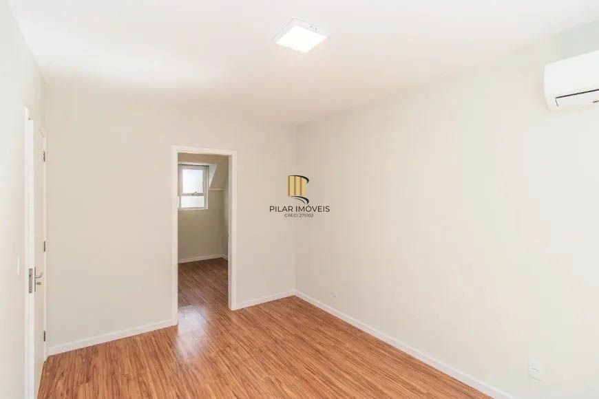 Apartamento Reformado com 2 Dormitórios e 1 Vaga Coberta - Mont Serrat