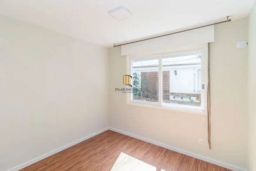 Apartamento Reformado com 2 Dormitórios e 1 Vaga Coberta - Mont Serrat