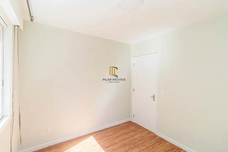 Apartamento Reformado com 2 Dormitórios e 1 Vaga Coberta - Mont Serrat