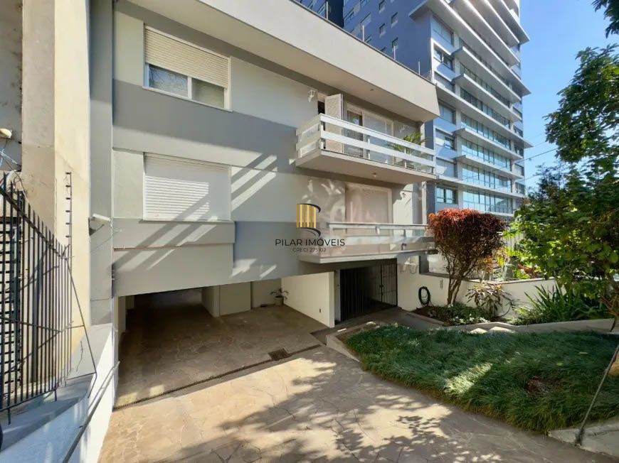 Apartamento Reformado com 2 Dormitórios e 1 Vaga Coberta - Mont Serrat